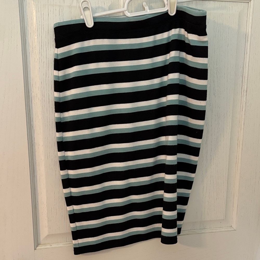 Max Studio Black and White Striped Pencil Skirt